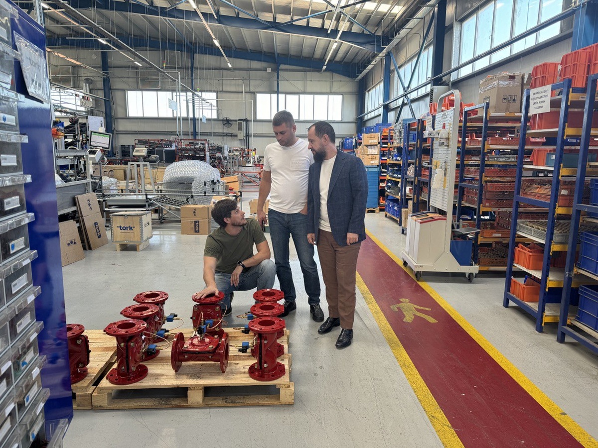 Ген.директор "ТД Групп" (Артем Алексеевич Мушкатеров) и управляющий партнер "ТД Групп" (Михаил Сергеевич Грибенюк) на объезде заводов-партнеров в Турции (август 2024 год) 