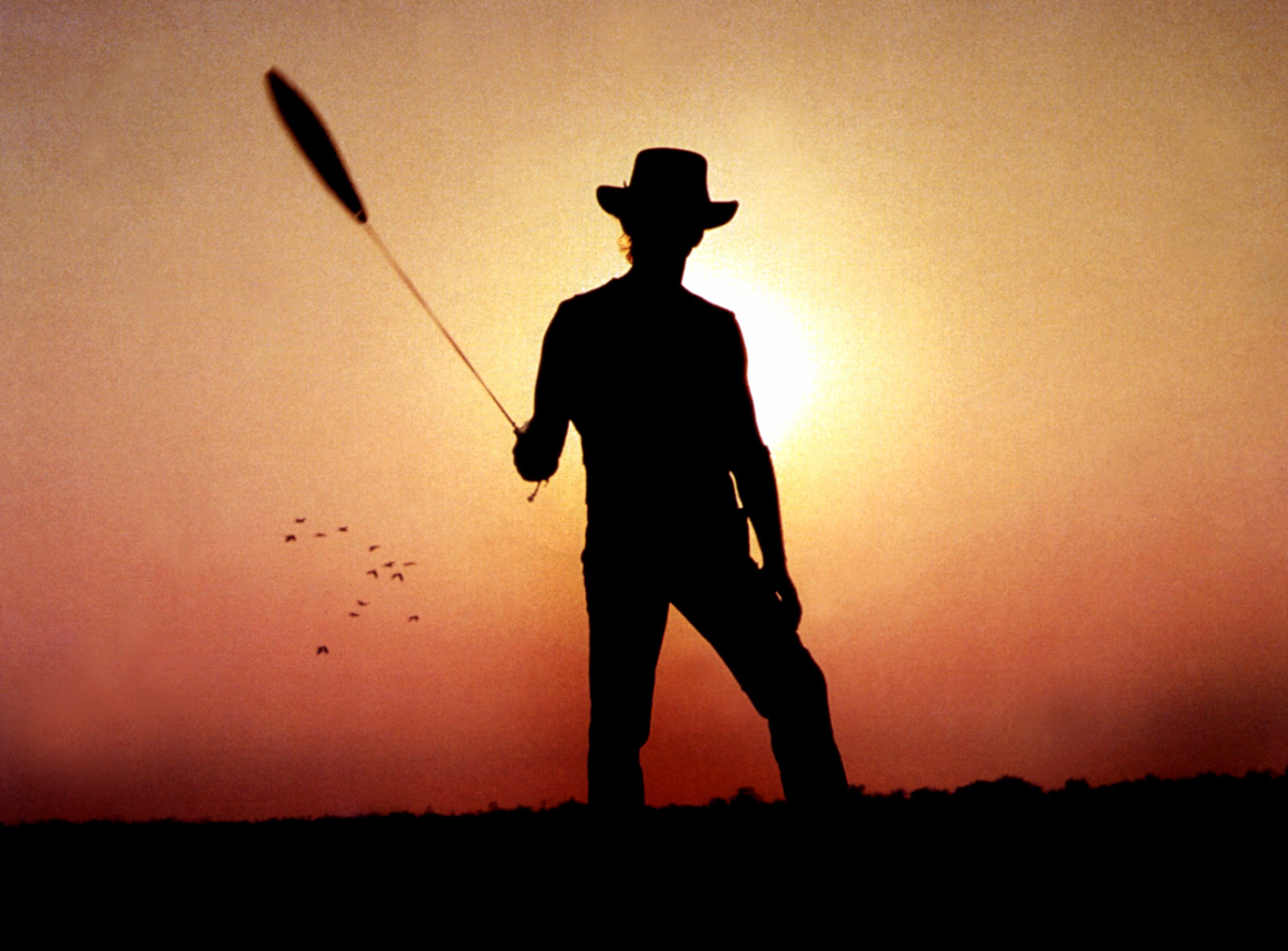 Кадр из фильма "Данди по прозвищу крокодил, часть 2", реж. Дж.Корнелл, 1988 года выпуска. 