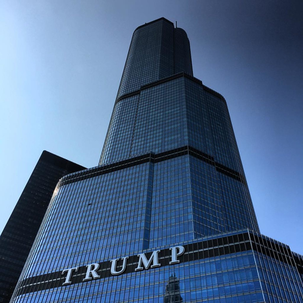 «Трамп-тауэр» (Trump Tower) — 68-этажный небоскрёб в Нью-Йорке (высота 202 м). Расположен на Пятой авеню на пересечении с 56-й улицей. Наиболее популярный символ империи Трампа.