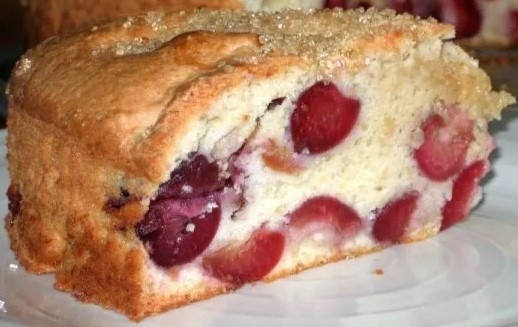 Заливной пирог с вишней