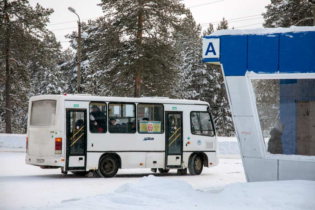    Жители поселка Снежный просят власти Сургута оборудовать остановку
