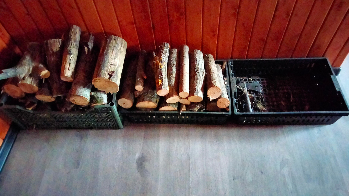 Два ящика в запасе, один потратил.