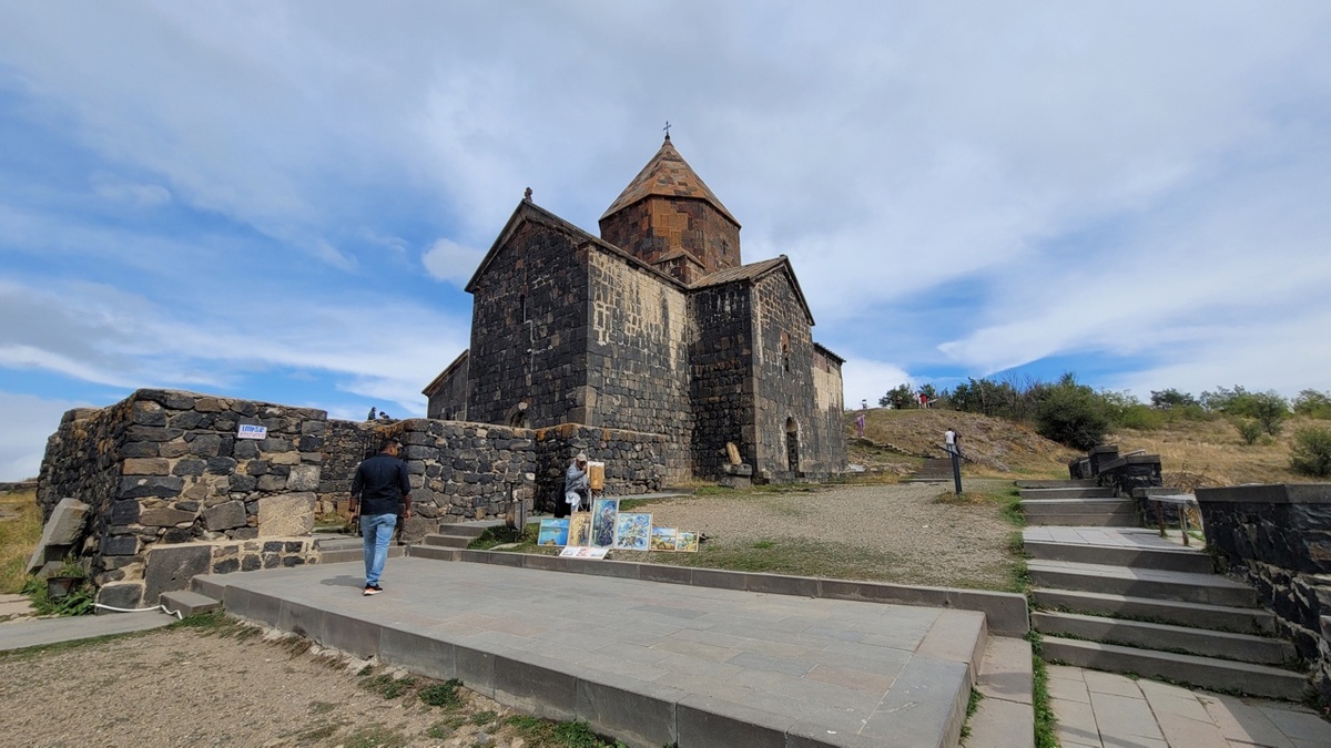 Церковь на озере Севан