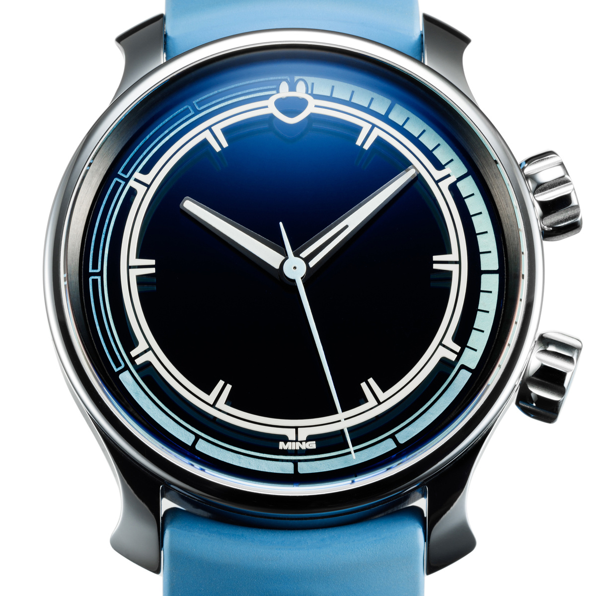 Сталь, автоподзавод, ø 38 мм, толщина 12.8 мм, циферблат - сапфировое стекло, 600 м, 4’950 CHF