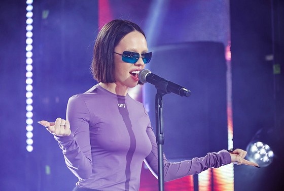    Певица Инстасамка (настоящее имя — Дарья Зотеева)