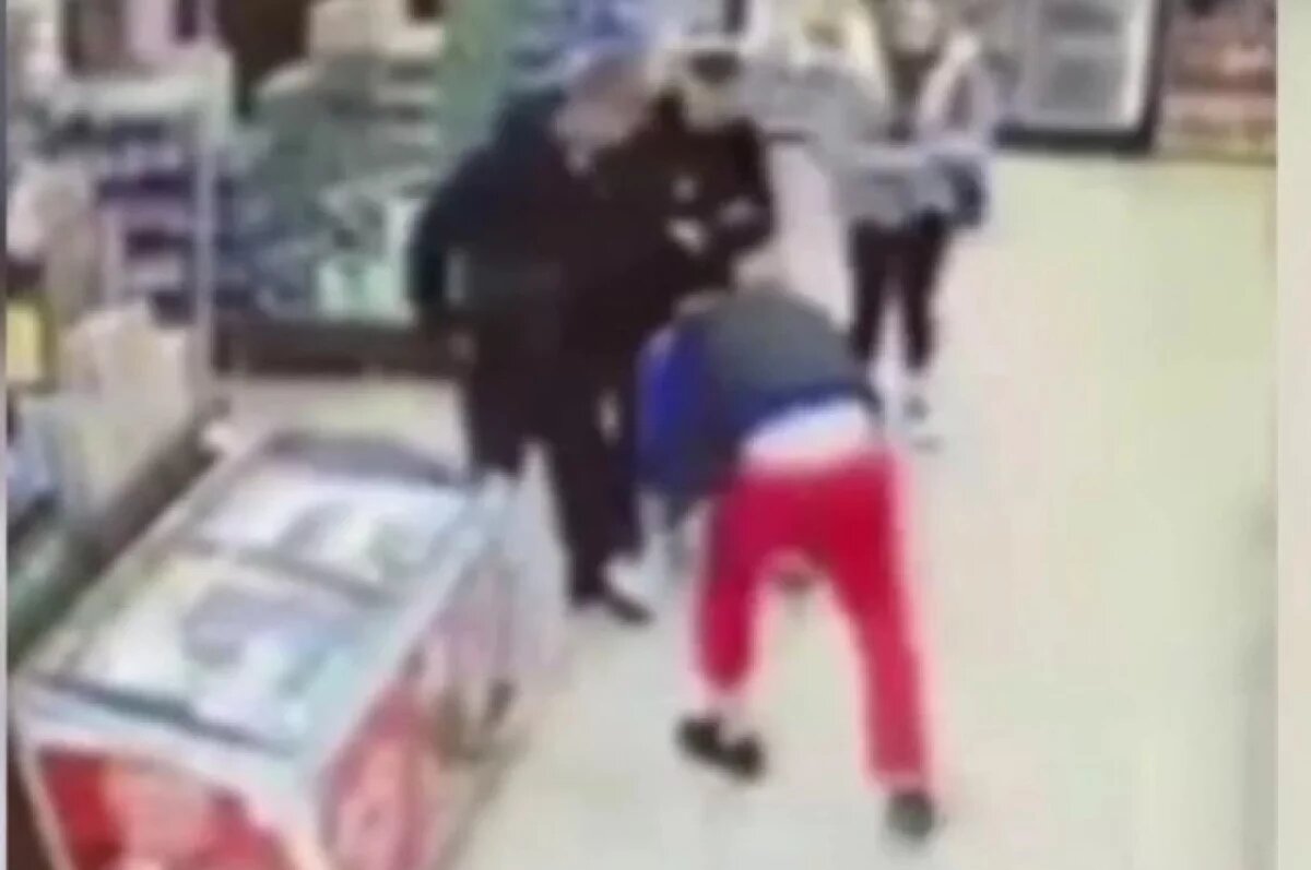    Житель Иркутска притворился зомби, чтобы его друзья смогли украсть алкоголь