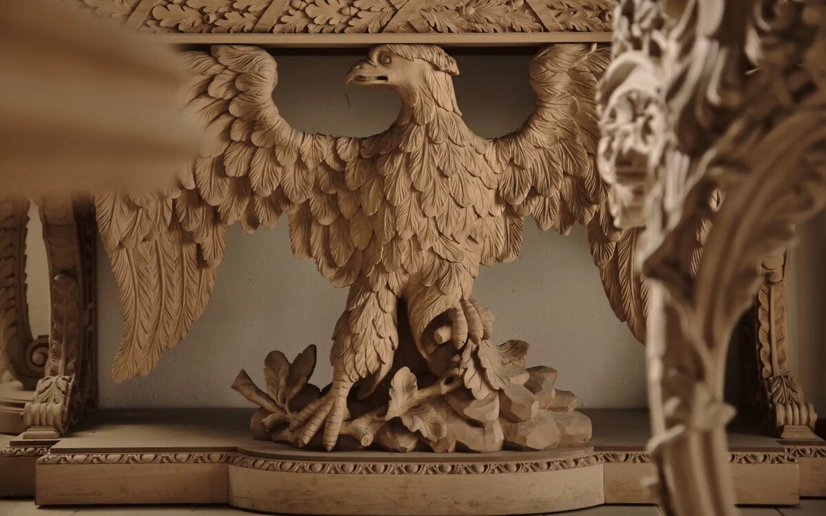 Итальянский бренд мебели Jumbo Collection, ручная резьба
