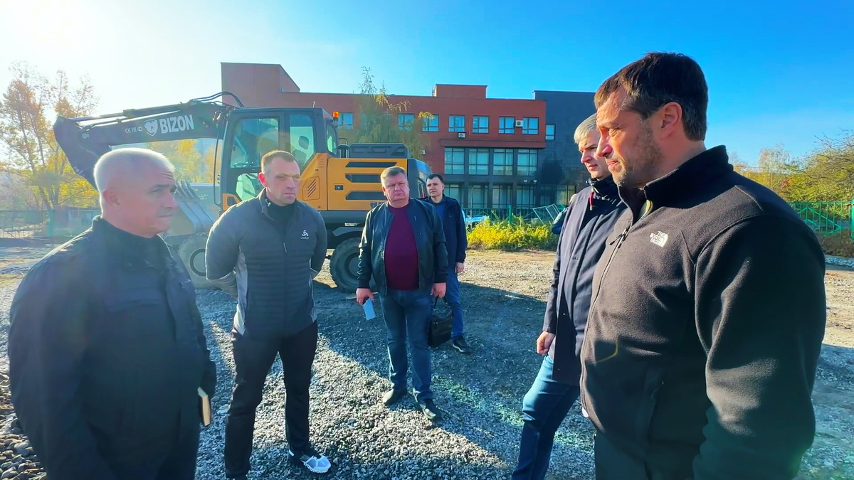    Эдуард Исаков оценил строительство и ремонт объектов социальной инфраструктуры в Макеевке