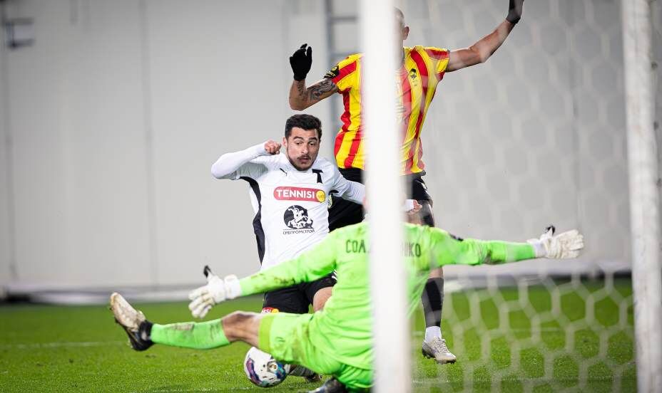    «Торпедо» не потерпело ни одного поражения в первом круге ФНЛ-2024-2025. Фото: Соцсети ФК «Торпедо»