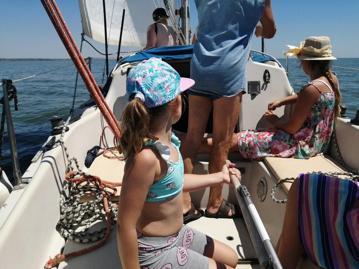 Ах, лето! Вот уже и осень близка к финишу. Впереди нас ждёт... Брррр! Нас ждёт зима. 