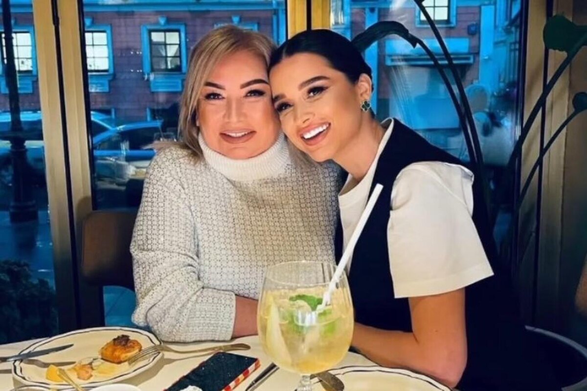    Ксения Бородина с мамой Соцсети