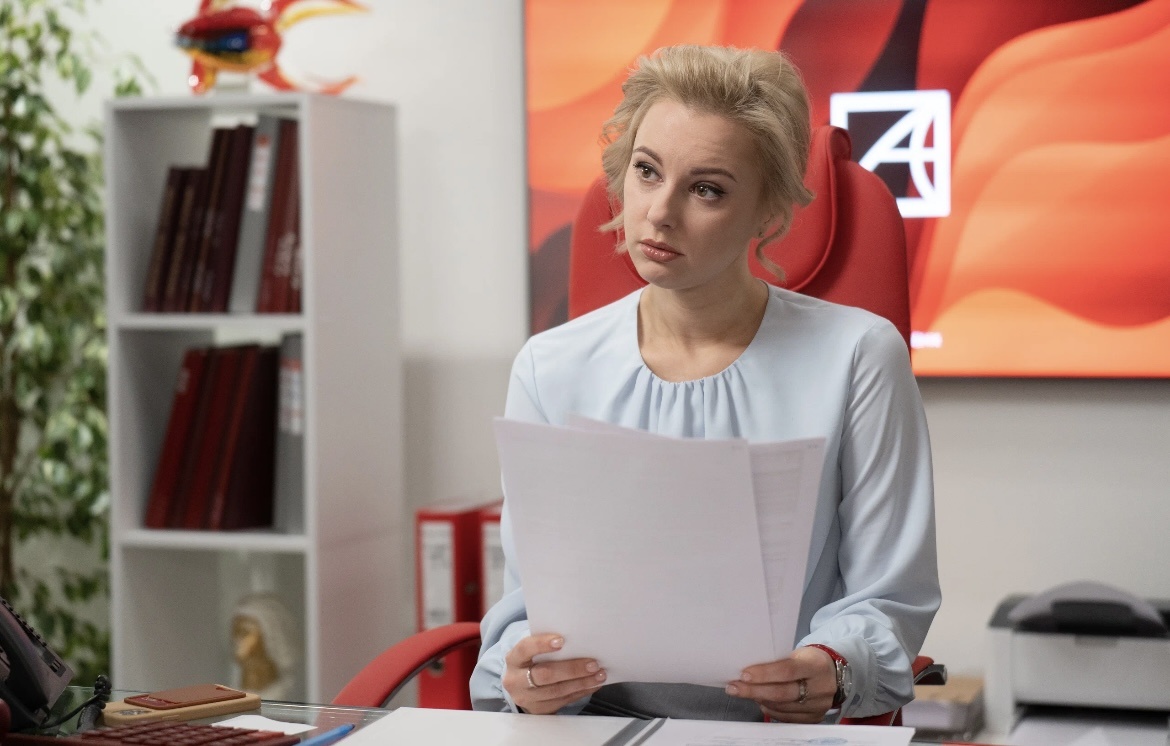 Маруся Климова. Кадр из сериала "Карьеристки".