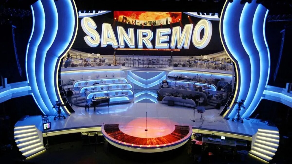 Италии славится своей музыкой: вспомните легендарный музыкальный фестиваль Санремо!