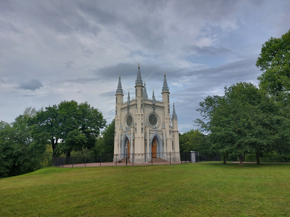 Церковь святого Александра Невского, Петергоф, 2023 г. (фото автора)