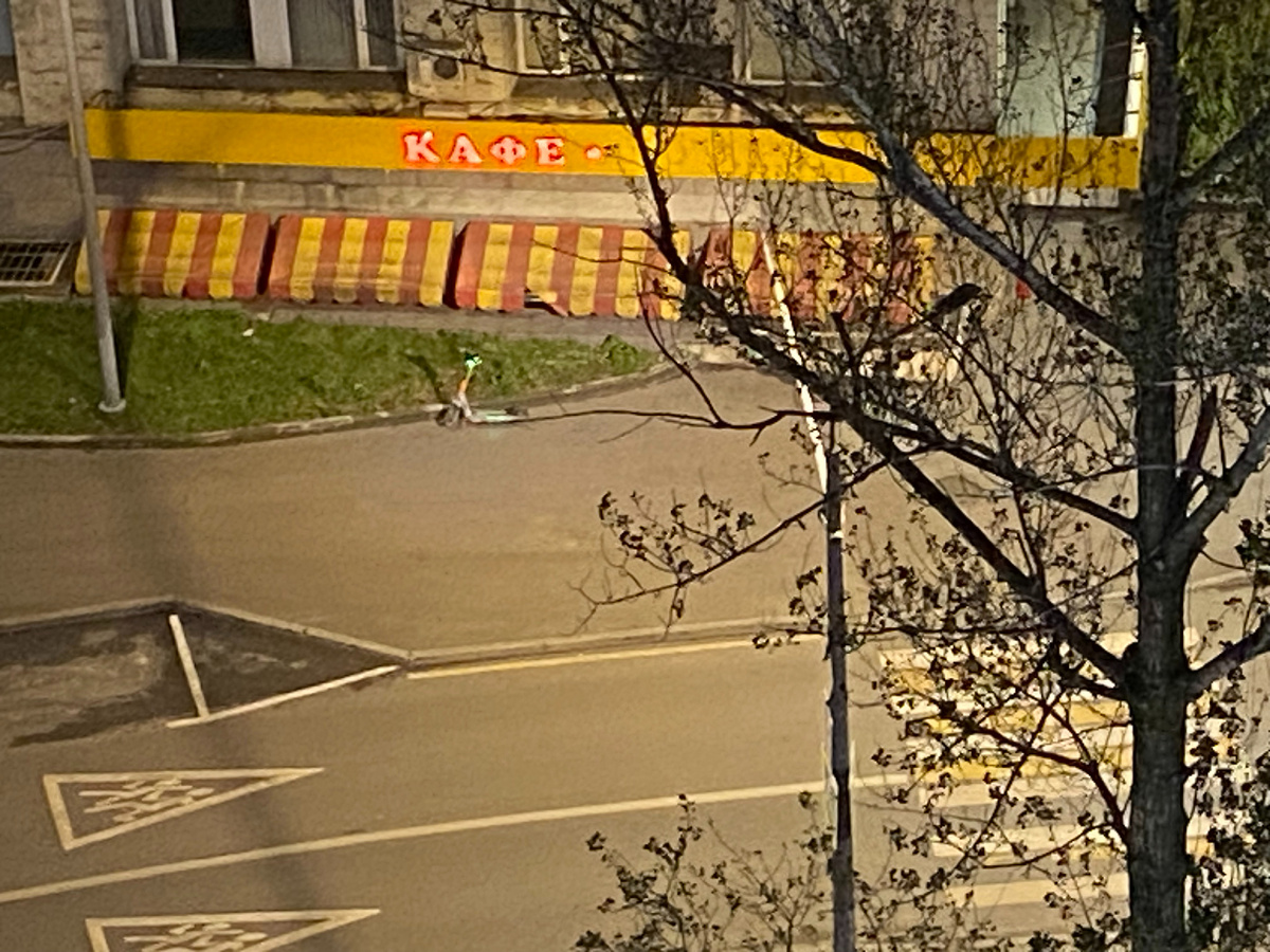 Кафе "На обратной стороне Луны"