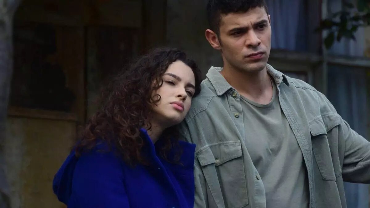 кадр из сериала «Мои братья, мои сестры»