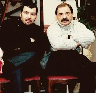 Илья Олейников и его сын Денис Клявер. Фото из семейного архива.