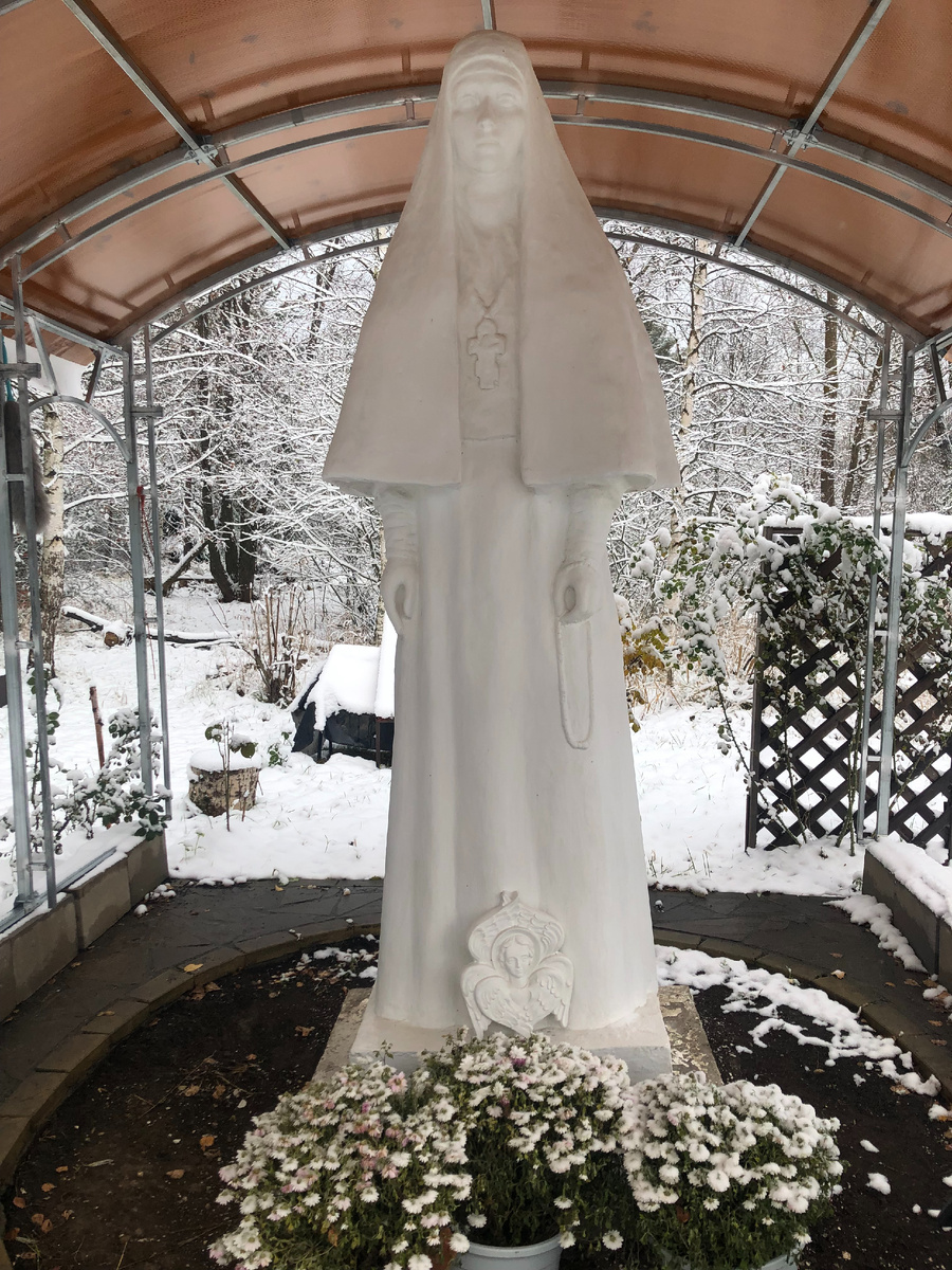 Великая княгиня Елизавета Фёдоровна (автор В. Клыков), в Талицах - копия памятника