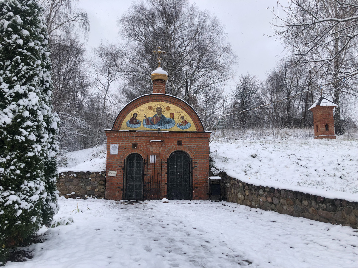 Вход в пещеры в Талицах