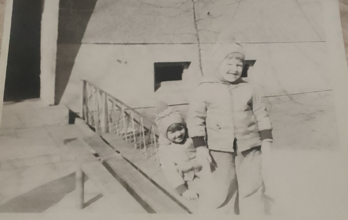 Это мы у нашего подьезда