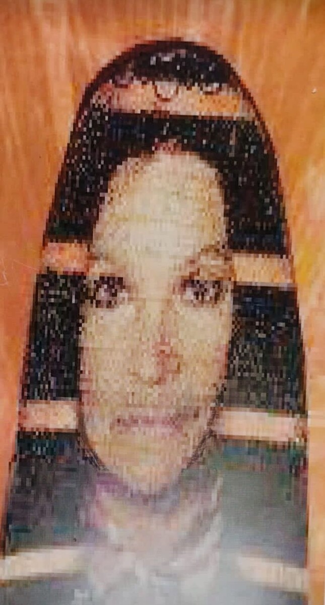 "Клеопатра" бумага, масло 55 х 75 см. Москва 2012г.