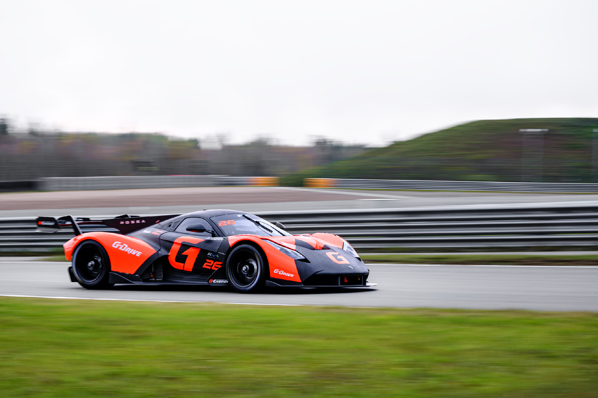 Новый российский суперкар Rossa команды G-Drive Rossa Racing Романа Русинова.