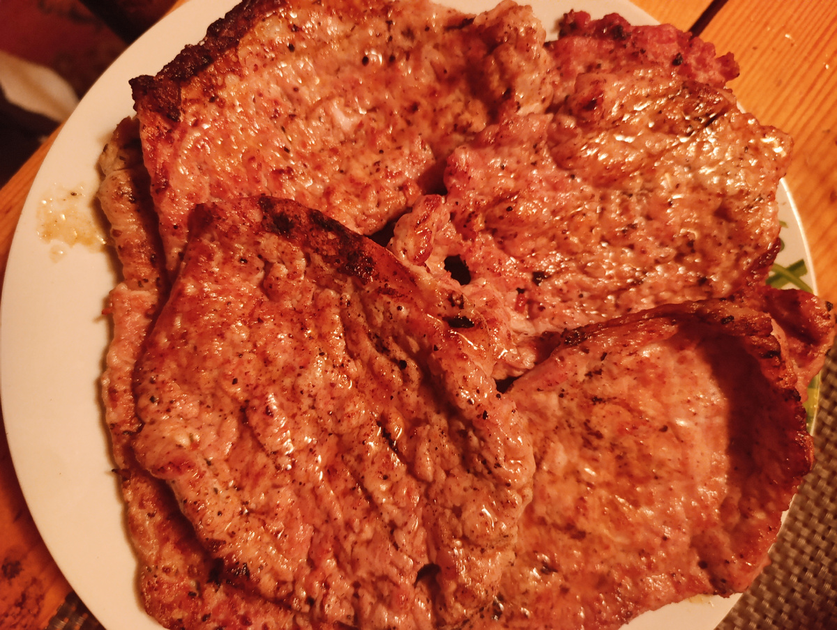 Это уже с мангала. Жарить от силы 5 минут на решётке. 