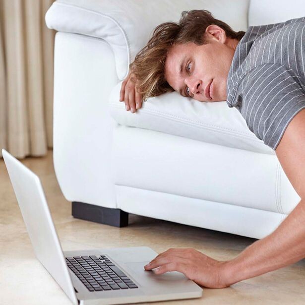 Чем меньше человек двигается, тем хуже становится его зрение. Это конечно происходит не сразу и не заметно, но происходит в 80% случаев. Фото из интернета