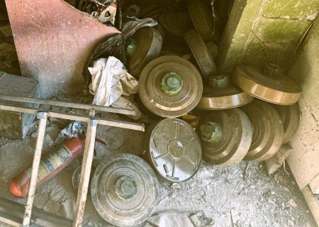    В ДНР обнаружены несколько оружейных схронов, поиски тайников продолжаются