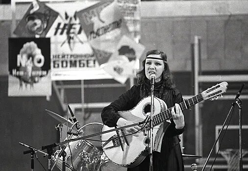 «Договорились меня сжирать»: Как Жанна Бичевская и Алла Пугачева нашли друг в друге злейших врагов