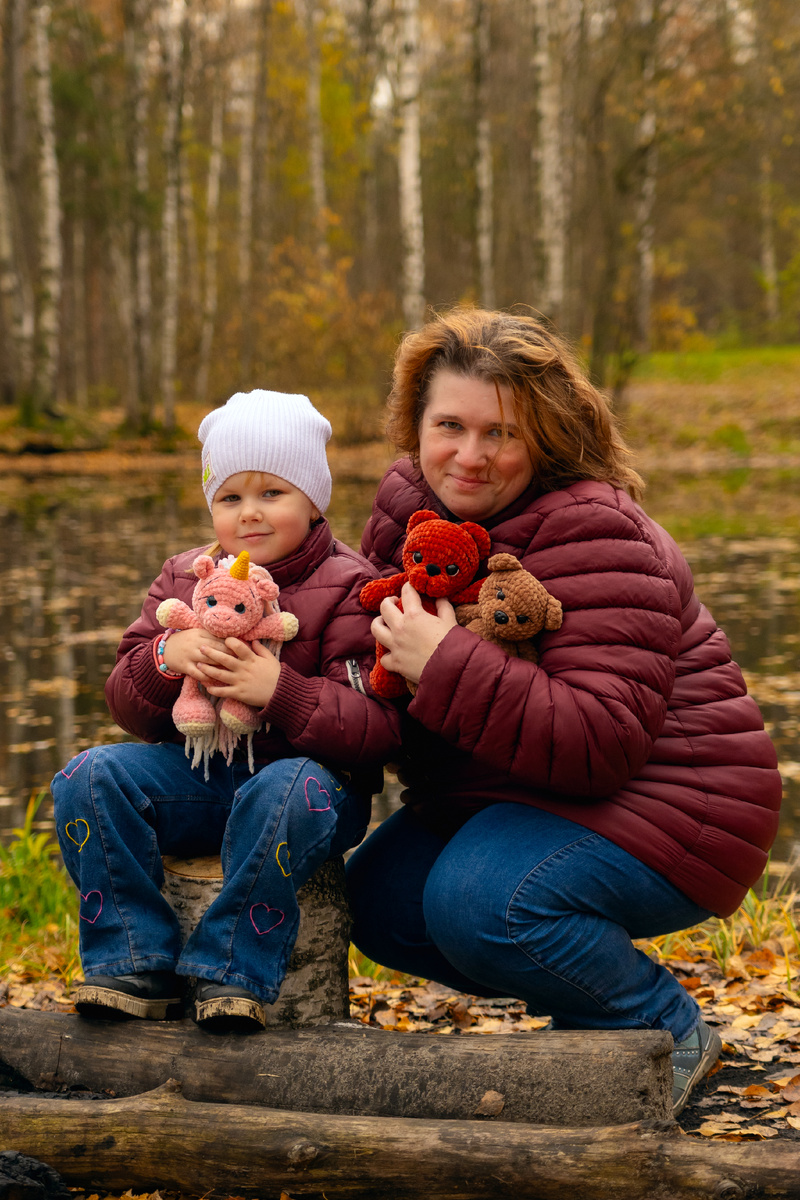 Были на осенней фотосессии. Заодно свои игрушки сфоткала