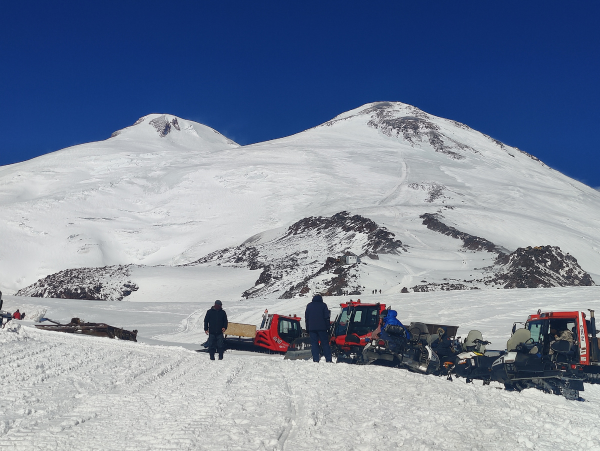 Фото автора. Эльбрус, высота 3847 м. над уровнем моря.