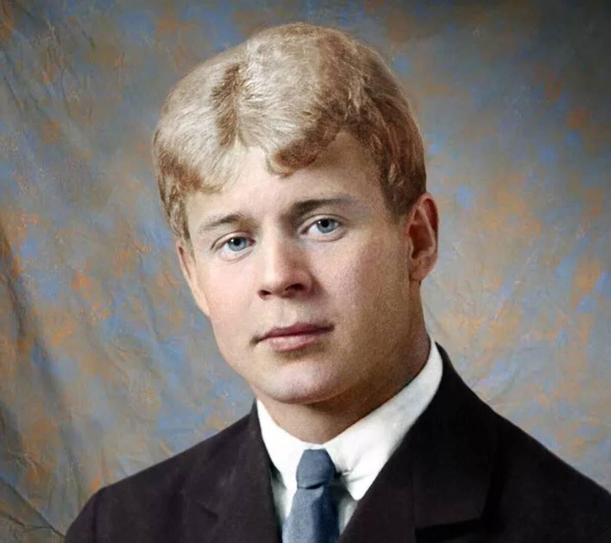 Сергей Александрович Есенин - одна из неотъемлемых частей российского культурного кода. 