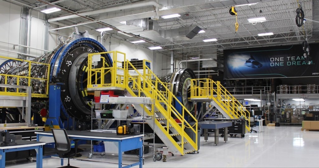 Грузовые модули «Стрела» в процессе сборки. Первый модуль готов и находится в Космическом центре Кеннеди. 