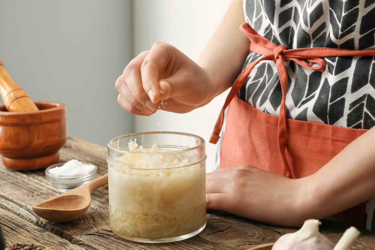     Не спешите выбрасывать: 4 способа спасти пересоленную квашеную капусту