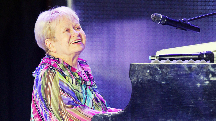     «Она своей музыкой спела гимн любви. Любви к человеку, к родной земле», — говорил о Пахмутовой актёр Геннадий Хазанов РИА Новости Андрей Александров