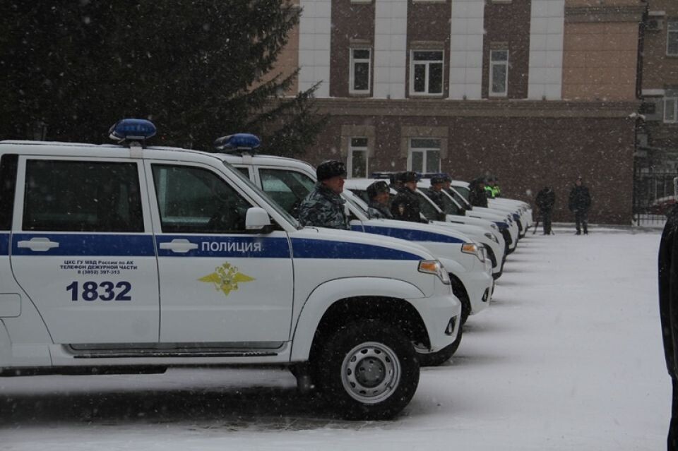    Полицейские Алтайского края получили новые служебные автомобили . Источник: 22.мвд.рф