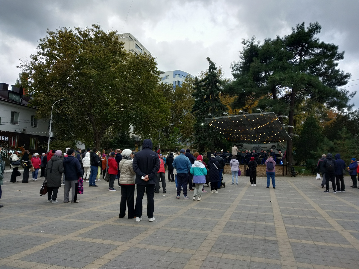 Духовой оркестр и гости фестиваля "Дружба народов" (фото автора публикации 2 из 5)