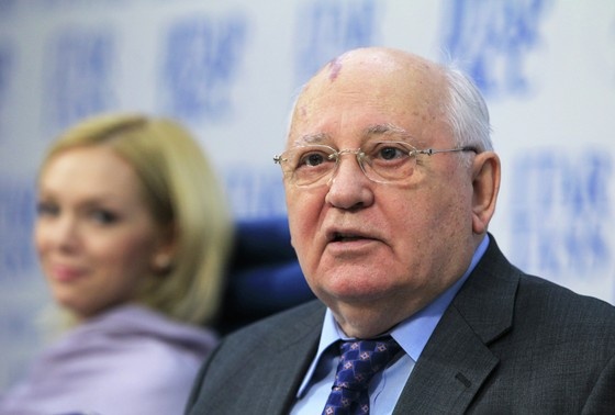    Михаил Горбачев