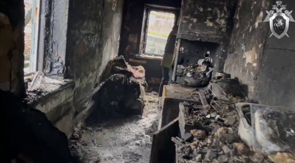    Место пожара по проезду Томский. Источник: кадр оперативной съемки, t.me/su_skr22