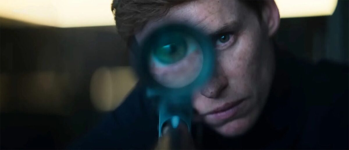 кадр из сериала.