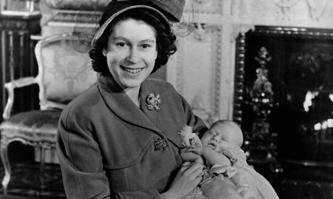 Елизавета II и принц Чарльз