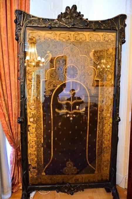 Ковер из номера 101 в отеле Пера Паласа. Фото из открытого доступа.