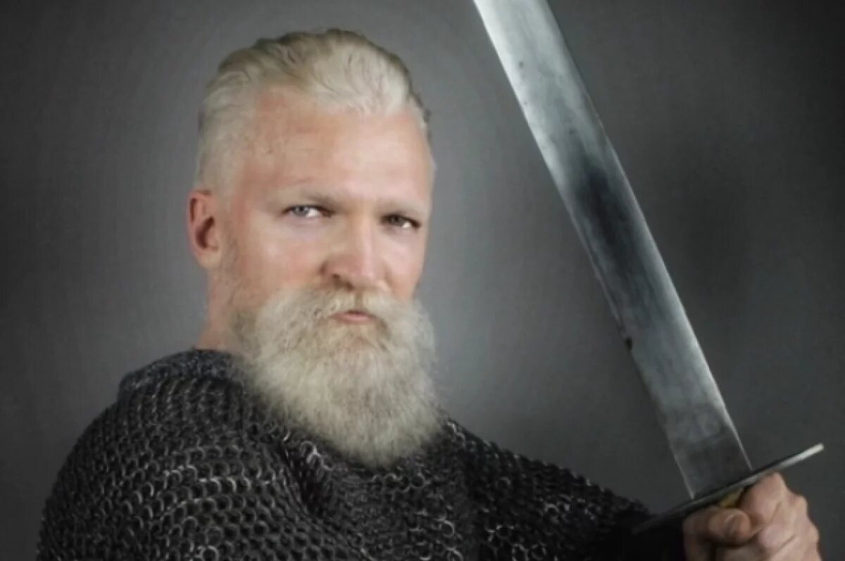    Денис Птичка.