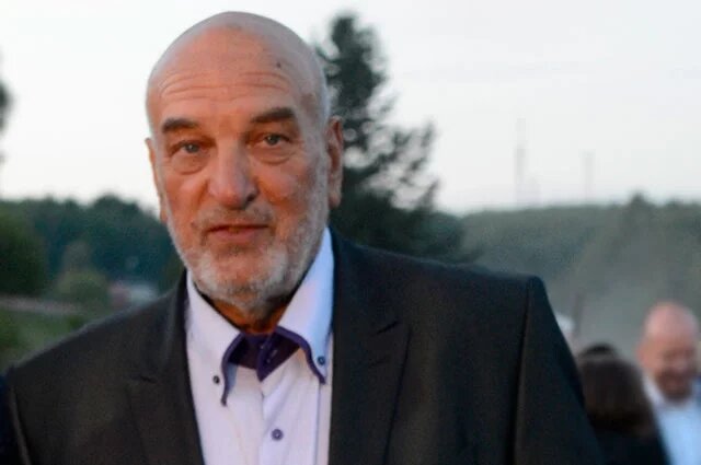    Алексей Петренко.