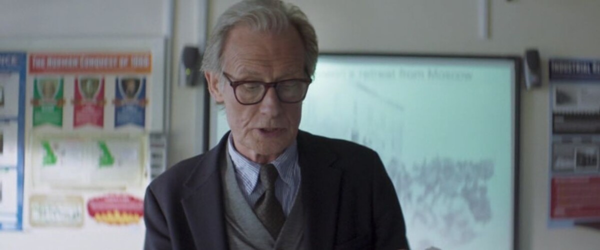 А ещё Эдвард продолжает преподавать в местной старшей школе мировую историю (листайте)