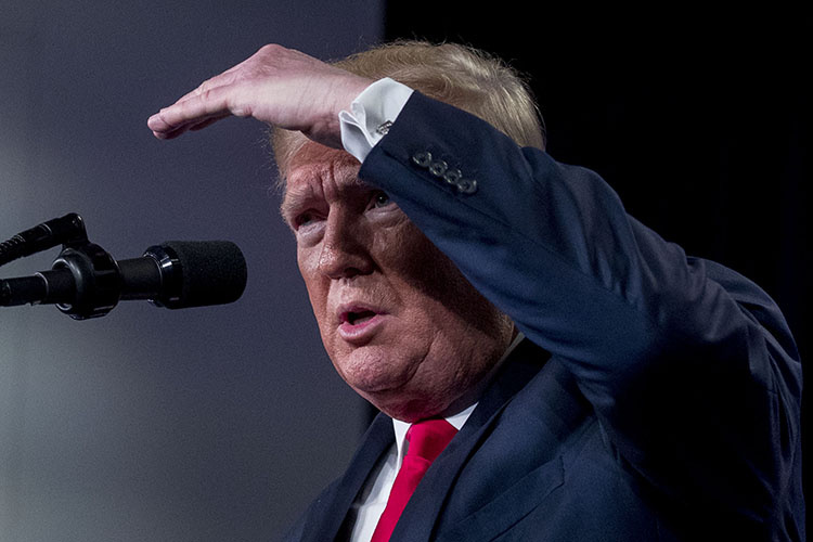    «Трамп в ходе выборной кампании утверждал, что у него «украли» предыдущие выборы, это означает, что дело тут совсем не в демократии, а в том, что «глубинное государство» осознало правоту Трампа».   
Фото: © Peerapon Boonyakiat/Keystone Press Agency / www.globallookpress.com