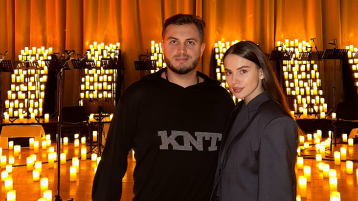 Саша Артемова и ее муж Николай в храме. Фото: соцсети Саши Артемовой