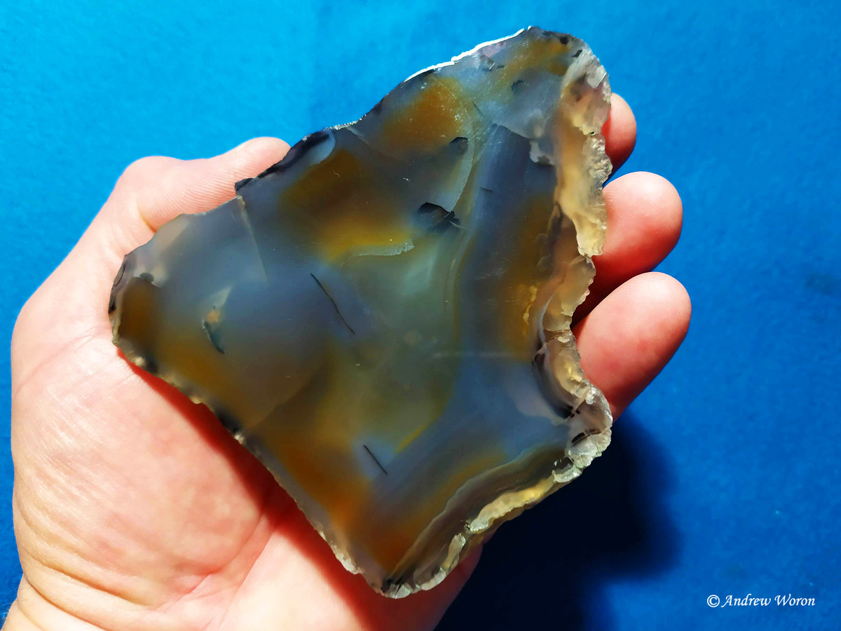 Агат в халцедоне, река Рывеем, Чукотка