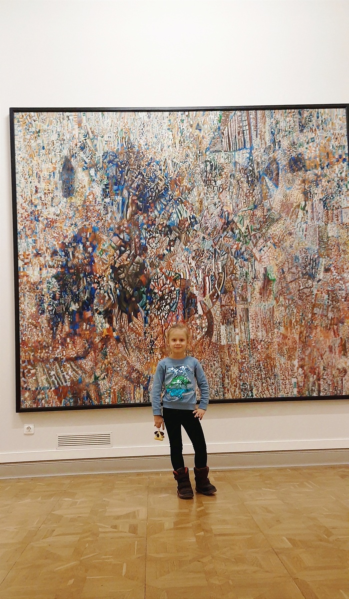 Каждый выход в музей, театр даёт не только эмоции, но и добавляет новую лексику в словарный запас ребёнка. 